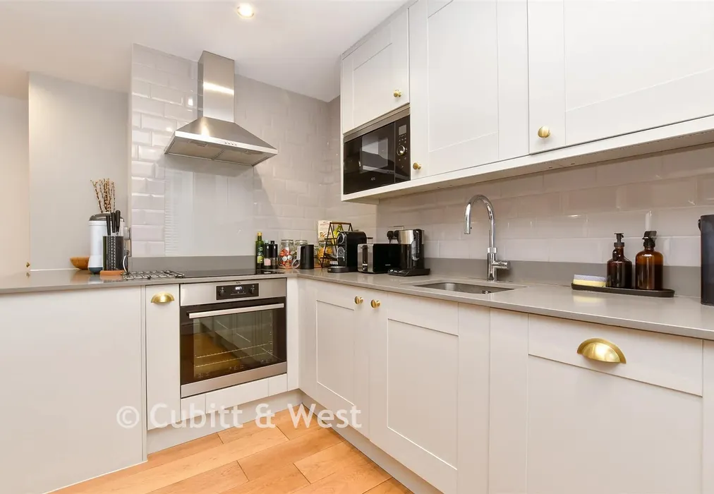 Kitchen / Lounge / Diner - Welcomes Road, Kenley, Surrey - Wards of Kent