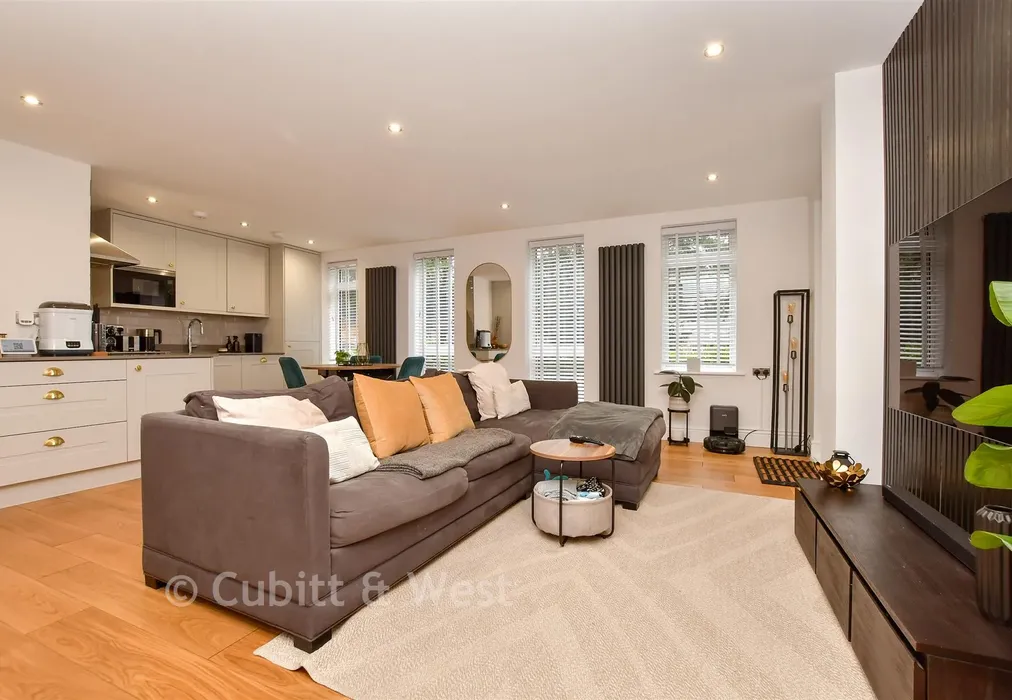 Kitchen / Lounge / Diner - Welcomes Road, Kenley, Surrey - Wards of Kent