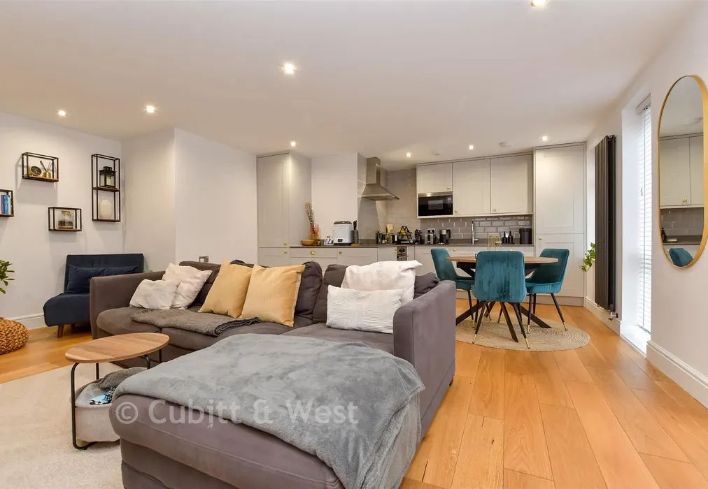 Kitchen / Lounge / Diner - Welcomes Road, Kenley, Surrey - Wards of Kent