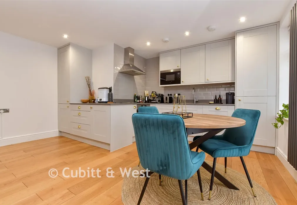 Kitchen / Lounge / Diner - Welcomes Road, Kenley, Surrey - Wards of Kent