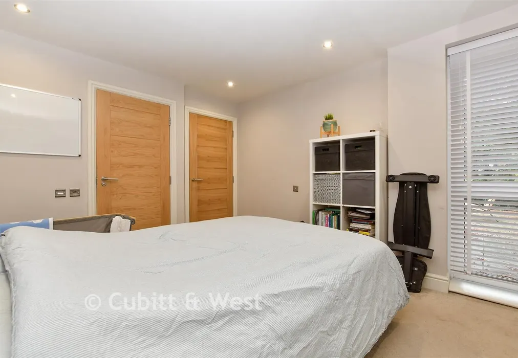 Bedroom 1 - Welcomes Road, Kenley, Surrey - Wards of Kent