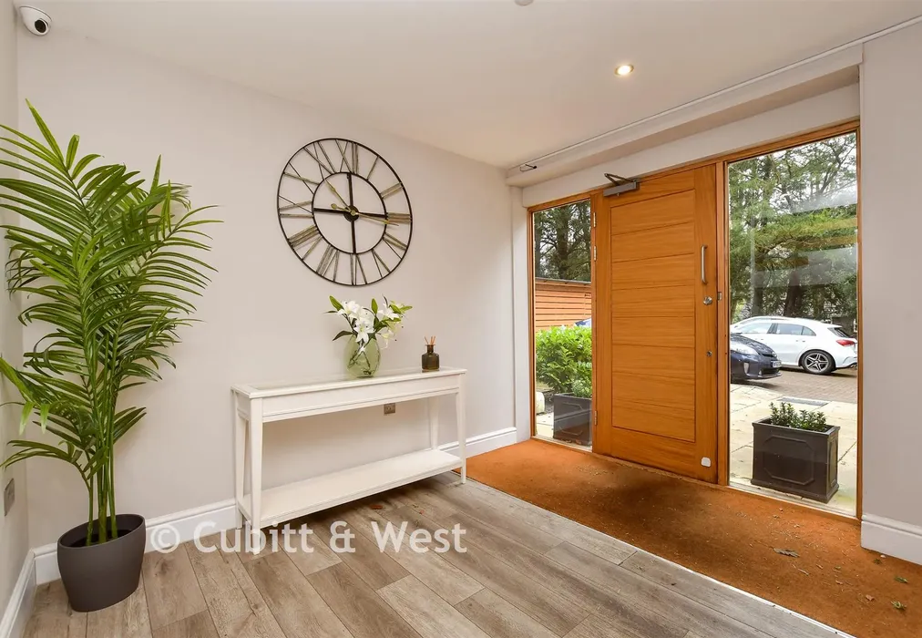 Internal Feature - Welcomes Road, Kenley, Surrey - Wards of Kent