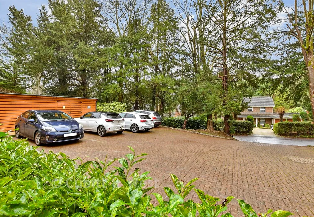 Driveway/Parking - Welcomes Road, Kenley, Surrey - Wards of Kent