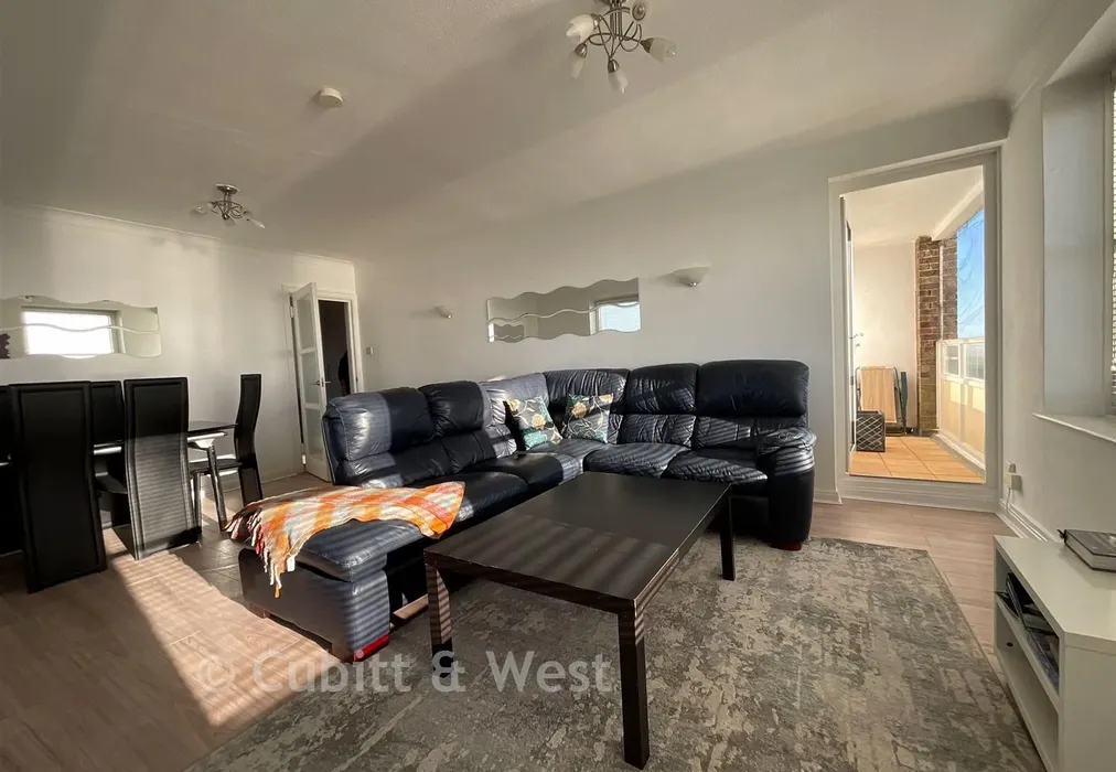Lounge - West Parade, Worthing, West Sussex - Wards of Kent