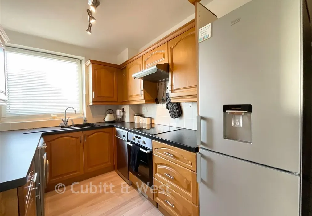 Kitchen - West Parade, Worthing, West Sussex - Wards of Kent