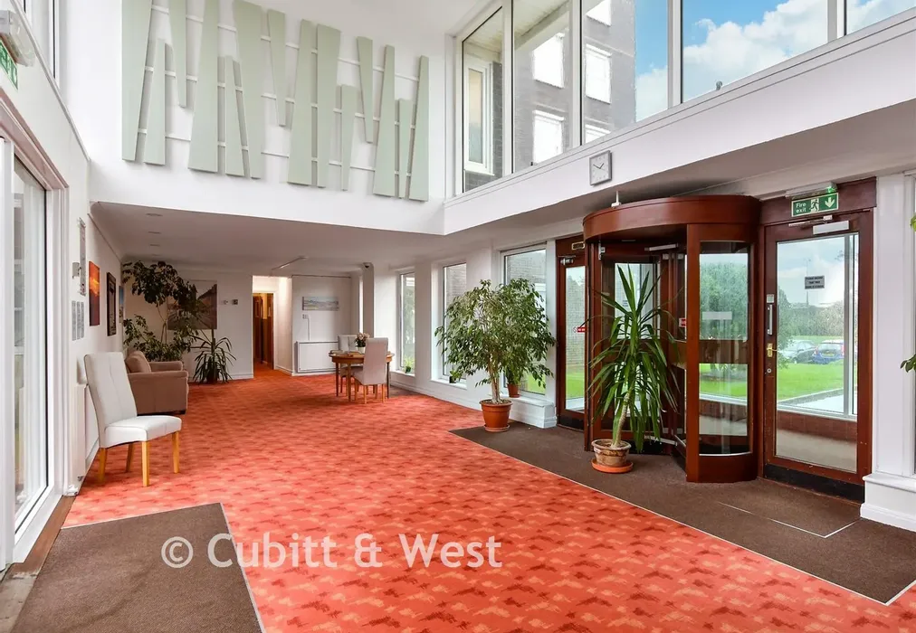 Lobby - West Parade, Worthing, West Sussex - Wards of Kent