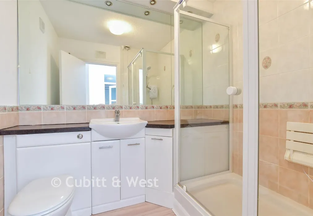 Shower Room - West Parade, Worthing, West Sussex - Wards of Kent