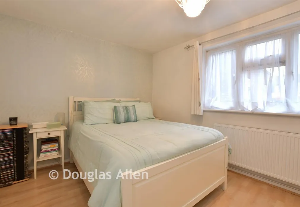 Bedroom 2 - Radbourne Crescent, Walthamstow - Wards of Kent