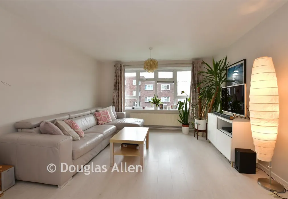 Lounge/Dining Room - Radbourne Crescent, Walthamstow - Wards of Kent