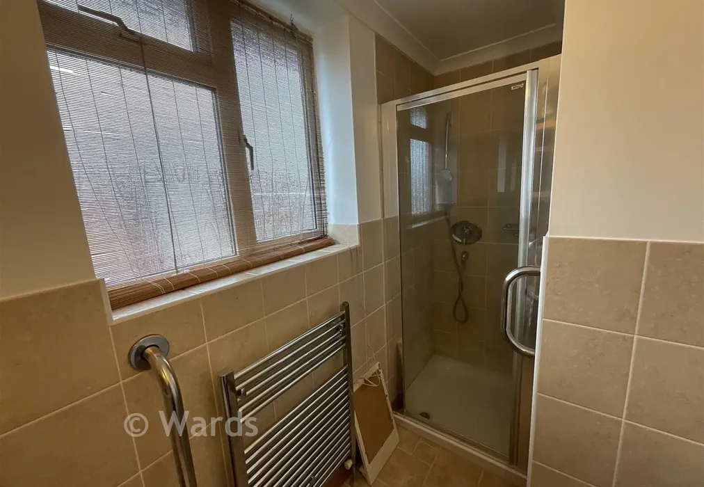 Shower Room - Stuart Evans Close, Welling, Kent - Wards of Kent