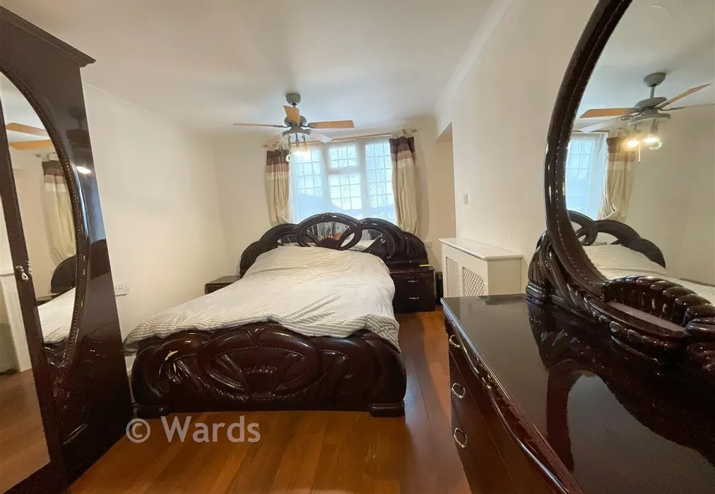 Bedroom 1 - Stuart Evans Close, Welling, Kent - Wards of Kent