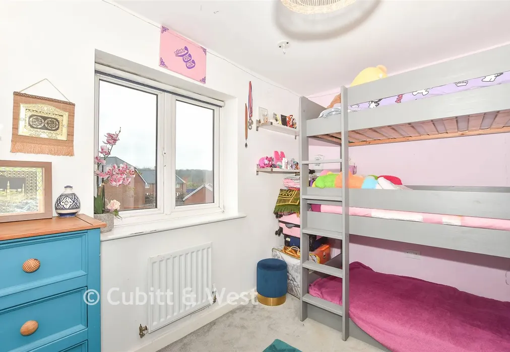 Bedroom 2 - Calvert Link, Faygate, Horsham, West Sussex - Wards of Kent