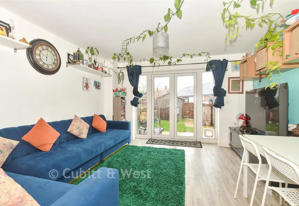 Lounge/Diner - Calvert Link, Faygate, Horsham, West Sussex - Wards of Kent