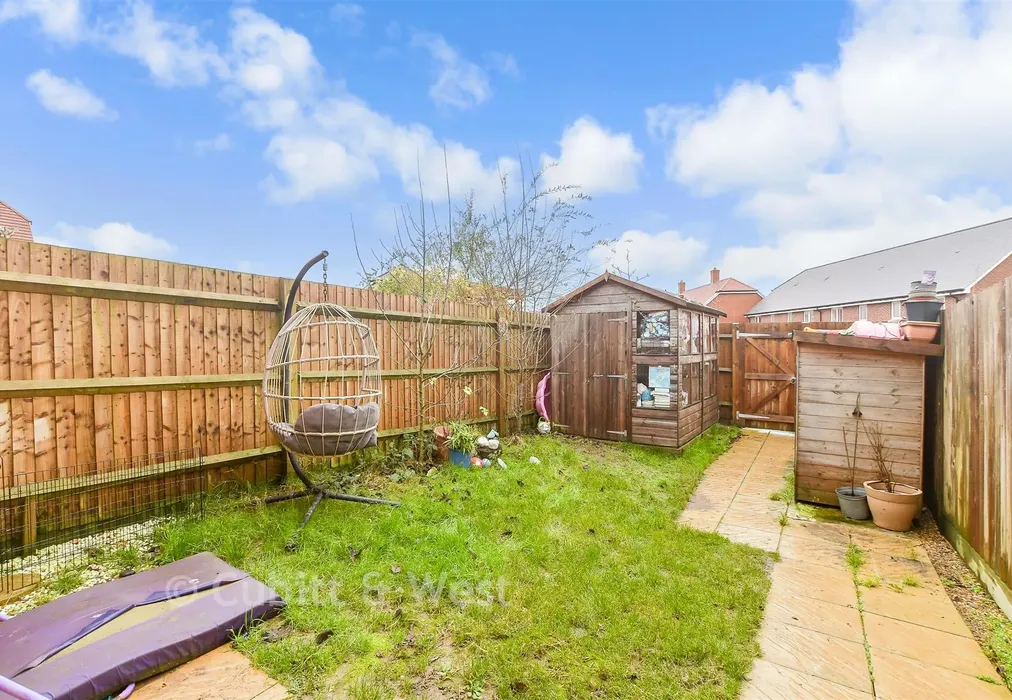 Rear Garden - Calvert Link, Faygate, Horsham, West Sussex - Wards of Kent