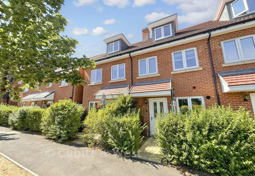 Front - Calvert Link, Faygate, Horsham, West Sussex - Wards of Kent