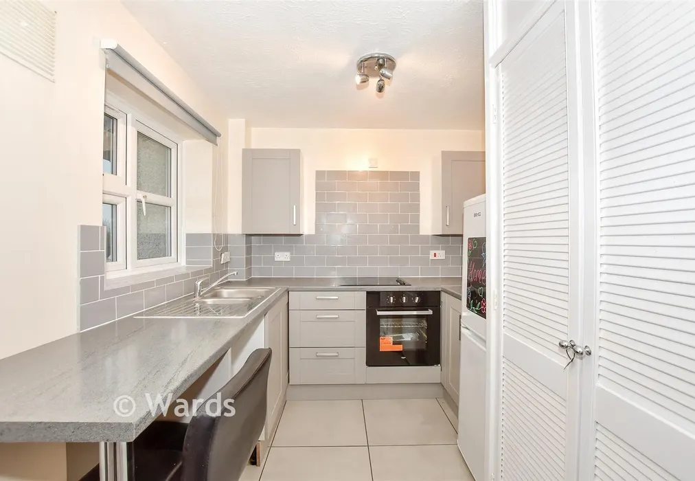 Kitchen - Ravens Dane Close, Downswood, Maidstone, Kent - Wards of Kent