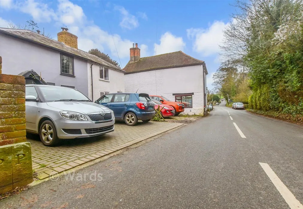Driveway/Parking - The Street, Eythorne, Dover, Kent - Wards of Kent