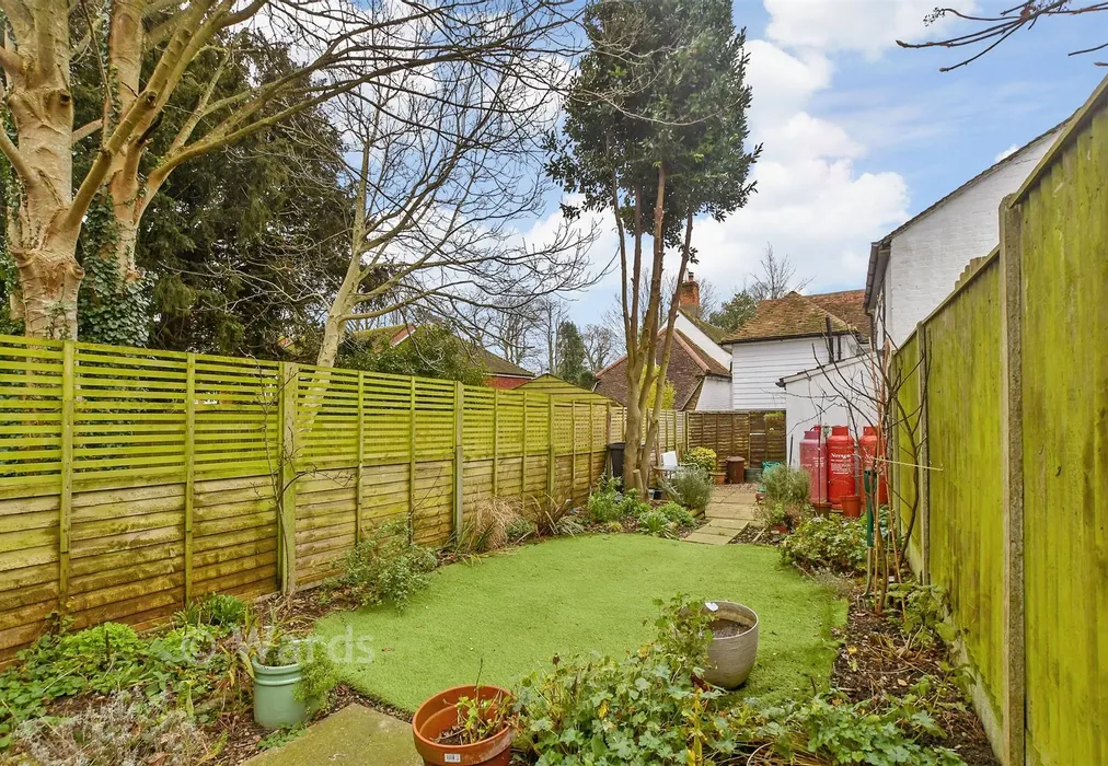 Rear Garden - The Street, Eythorne, Dover, Kent - Wards of Kent