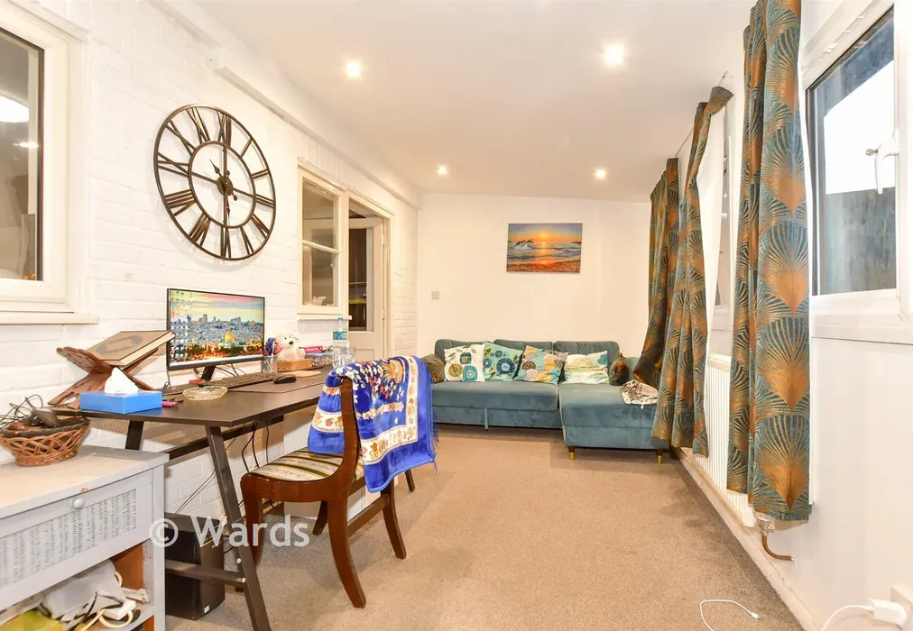 Sun Room - Manor Close, Canterbury, Kent - Wards of Kent