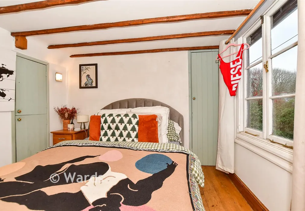 Bedroom 1 - Coldharbour Road, Penshurst, Tonbridge, Kent - Wards of Kent