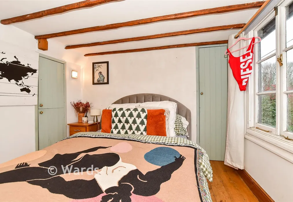 Bedroom 1 - Coldharbour Road, Penshurst, Tonbridge, Kent - Wards of Kent