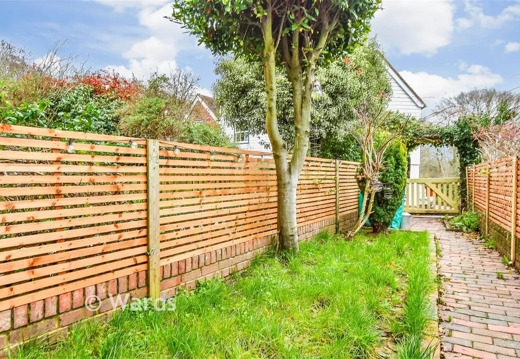 Front Garden - Coldharbour Road, Penshurst, Tonbridge, Kent - Wards of Kent