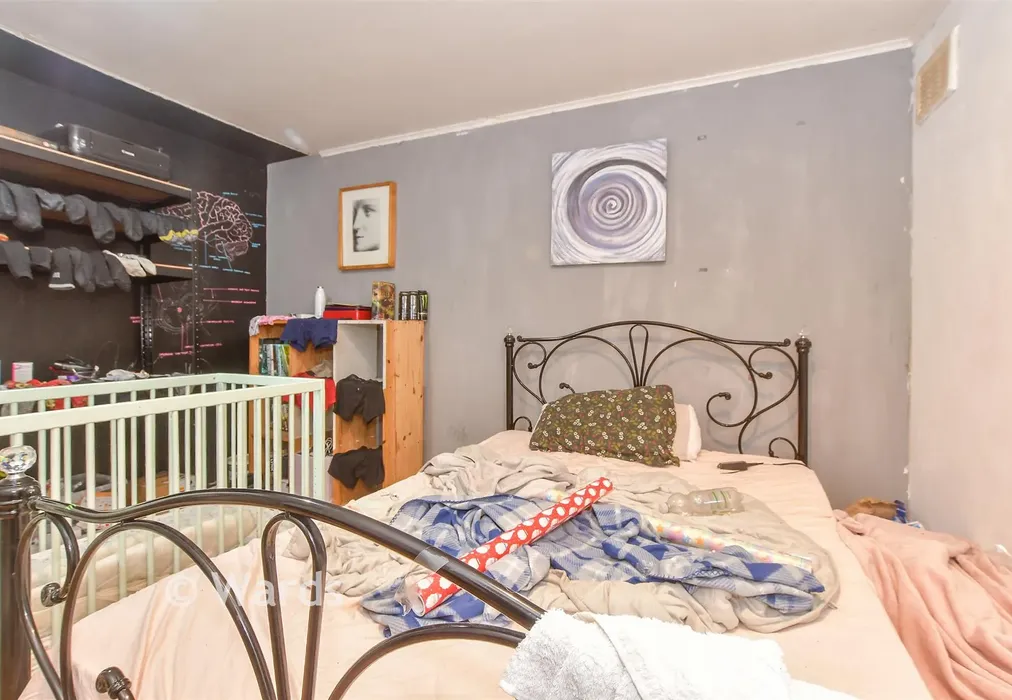 Bedroom - Park View, Sturry, Canterbury, Kent - Wards of Kent