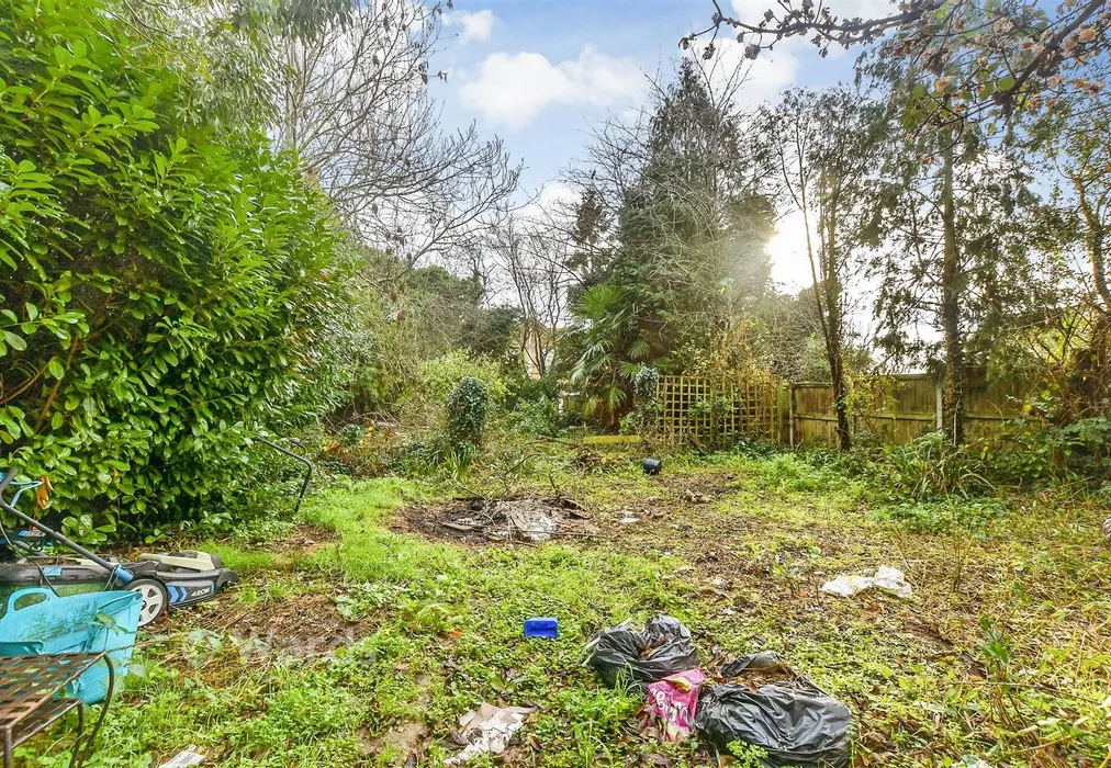 Rear Garden - Park View, Sturry, Canterbury, Kent - Wards of Kent