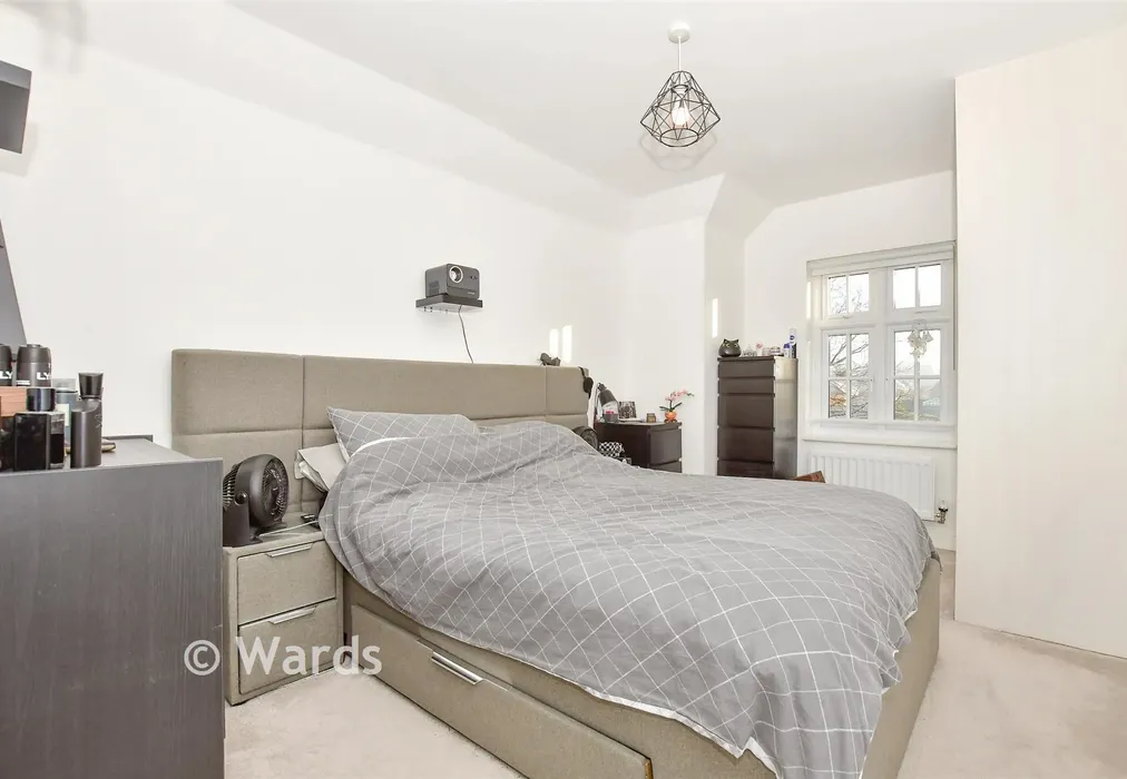 Bedroom 1 - Broadclough Way, Maidstone, Kent - Wards of Kent