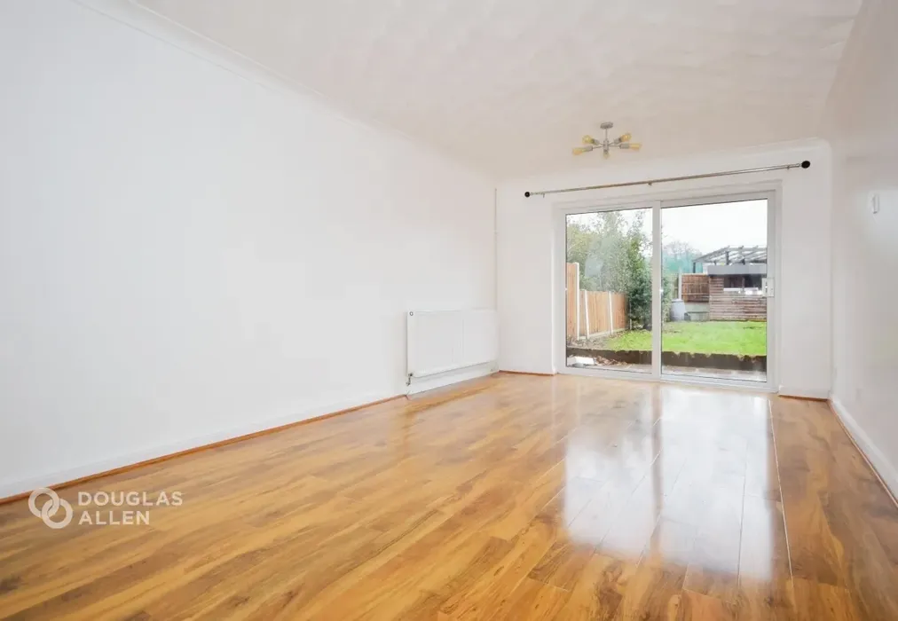 afe5a59a-DSC_8046 - Methersgate Basildon SS14 - Wards of Kent