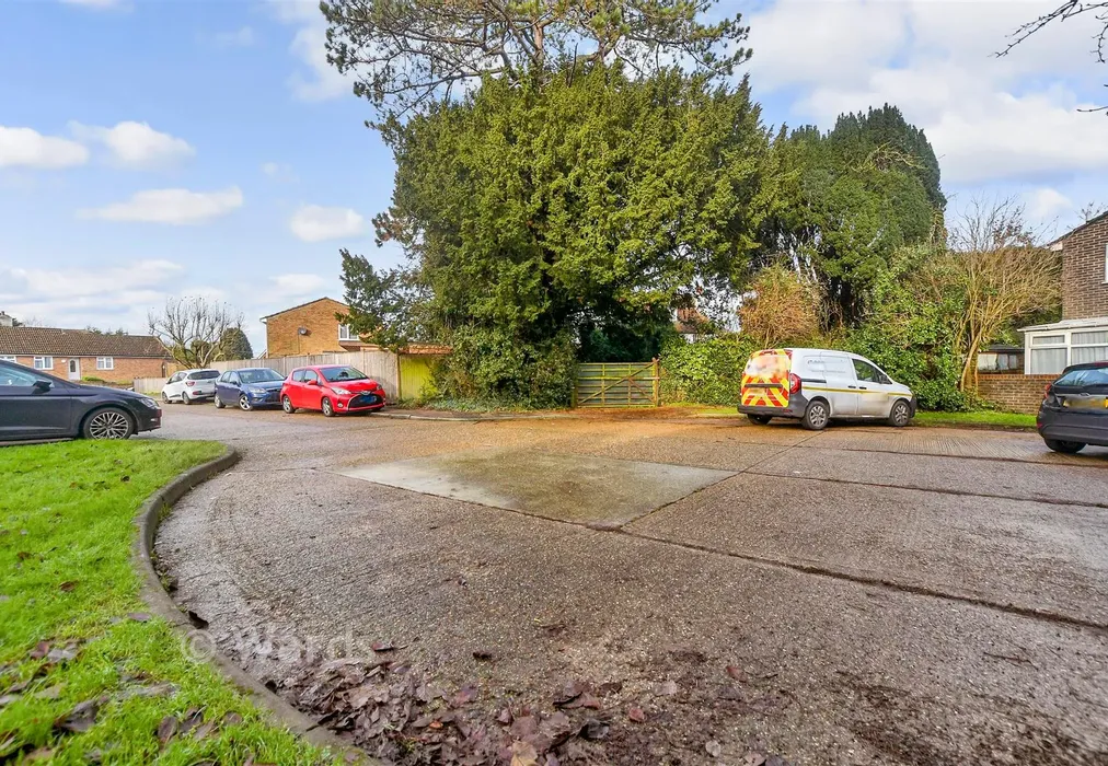 Driveway/Parking - Guilford Avenue, Whitfield, Dover, Kent - Wards of Kent