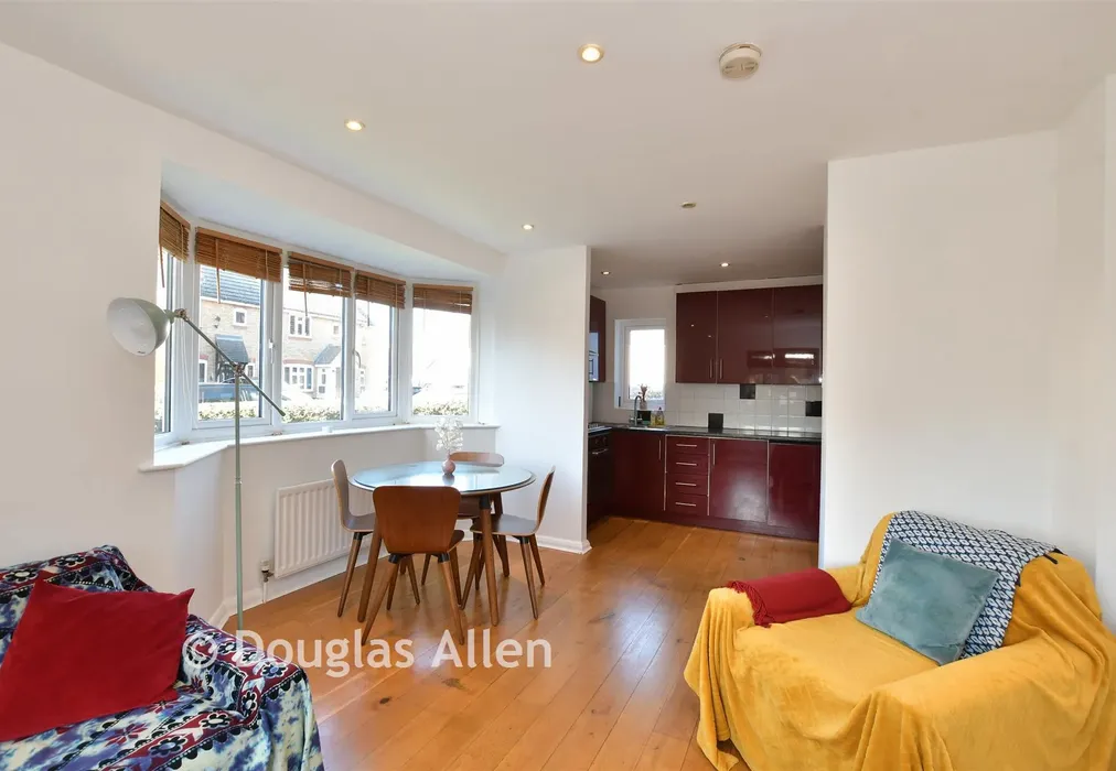 Lounge/Dining Area - Hampstead Gardens, Chadwell Heath, Essex - Wards of Kent