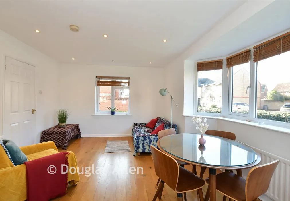 Lounge/Dining Area - Hampstead Gardens, Chadwell Heath, Essex - Wards of Kent