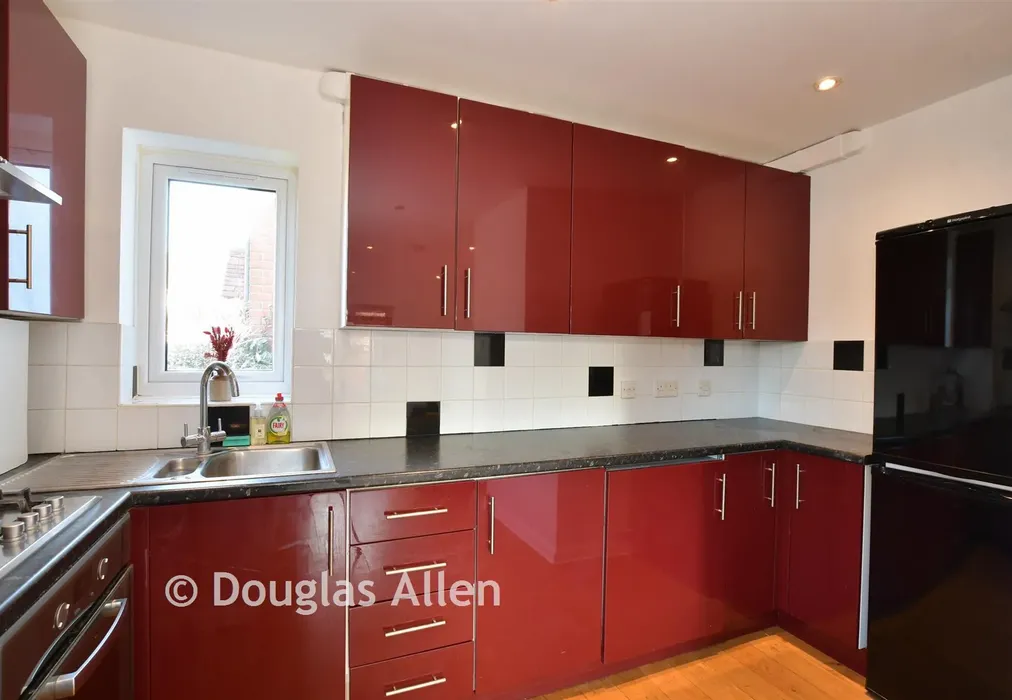 Kitchen - Hampstead Gardens, Chadwell Heath, Essex - Wards of Kent