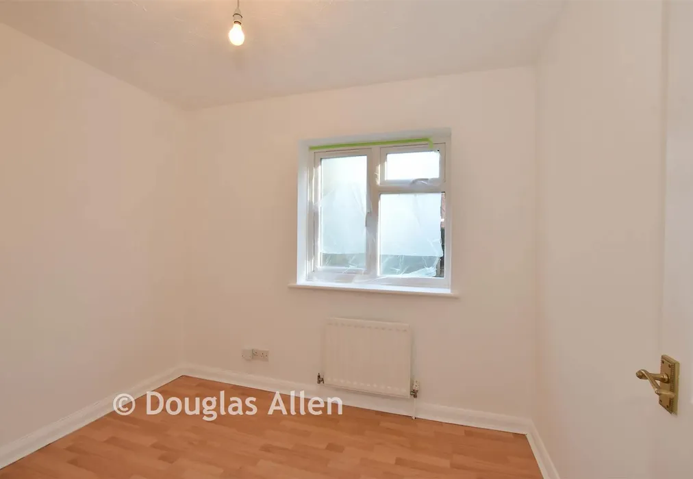 Bedroom 2 - Hampstead Gardens, Chadwell Heath, Essex - Wards of Kent