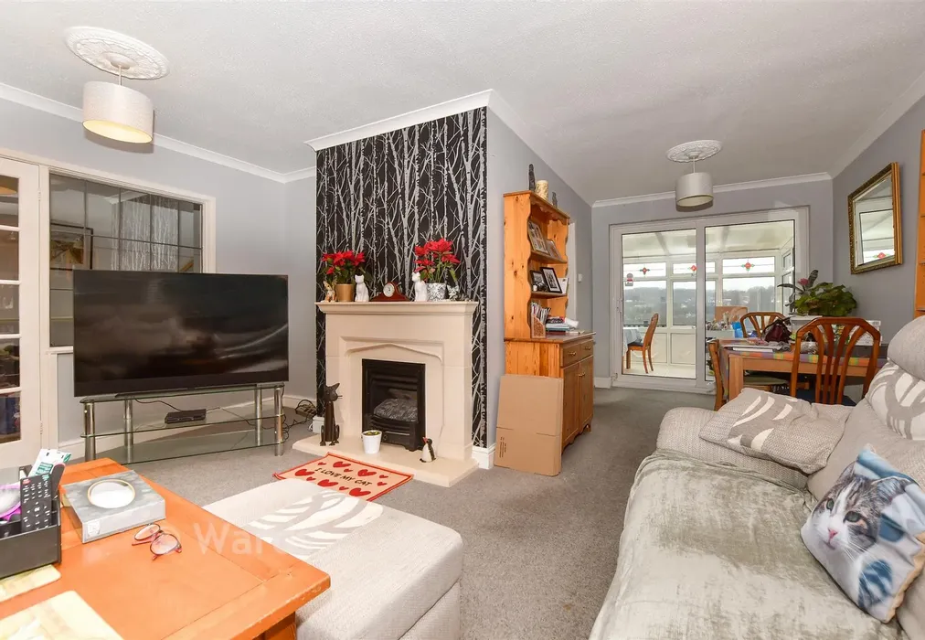 Lounge/Diner - The Ridgeway, River, Dover, Kent - Wards of Kent