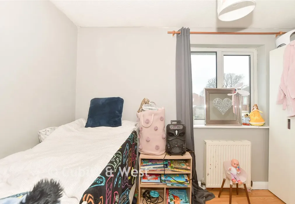 Bedroom 2 - Kingsley Road, Horley, Surrey - Wards of Kent