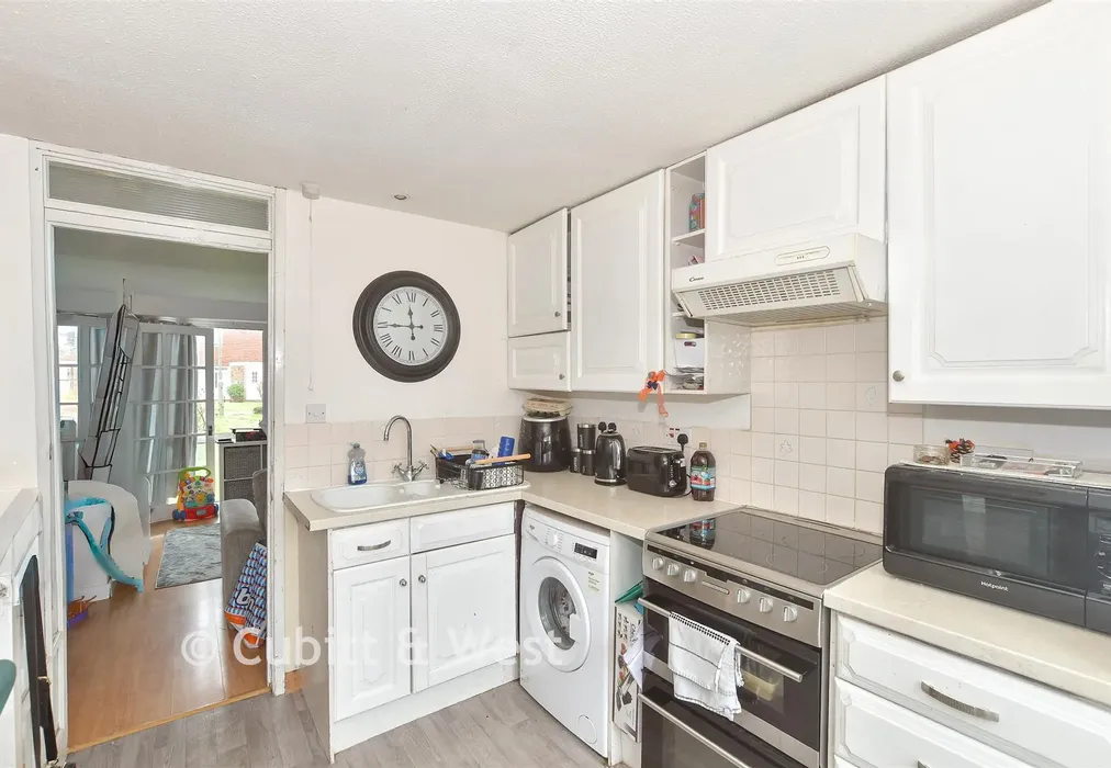 Kitchen - Kingsley Road, Horley, Surrey - Wards of Kent