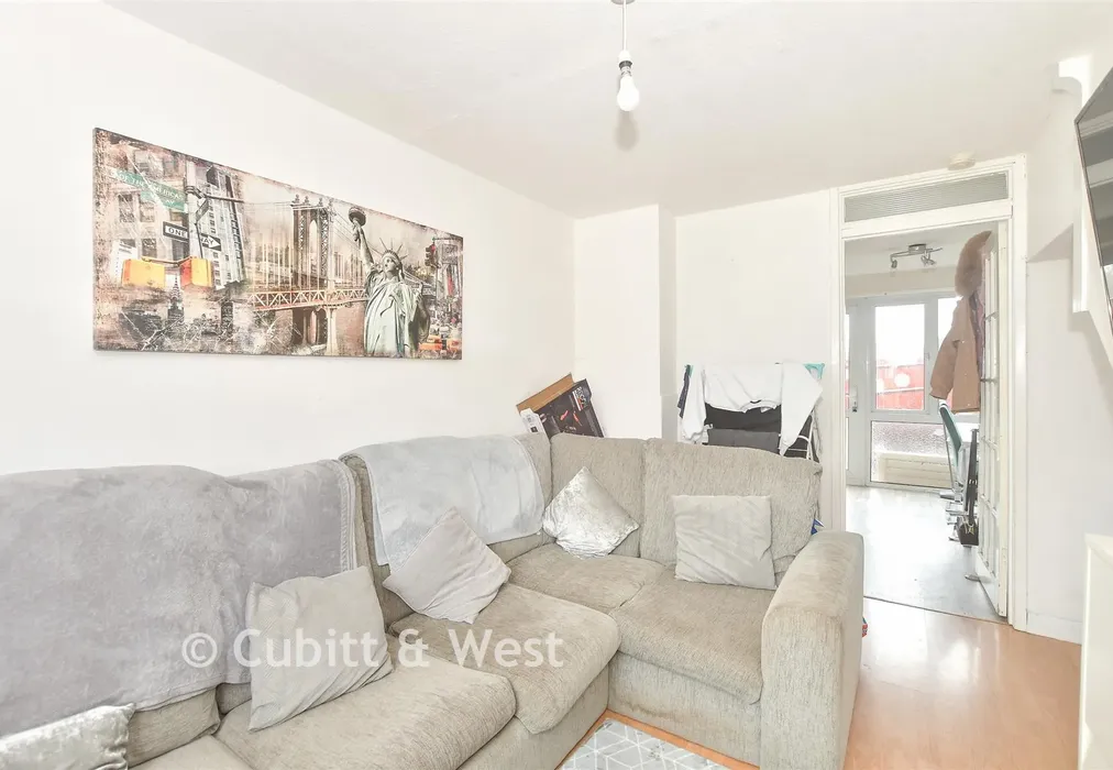 Lounge - Kingsley Road, Horley, Surrey - Wards of Kent