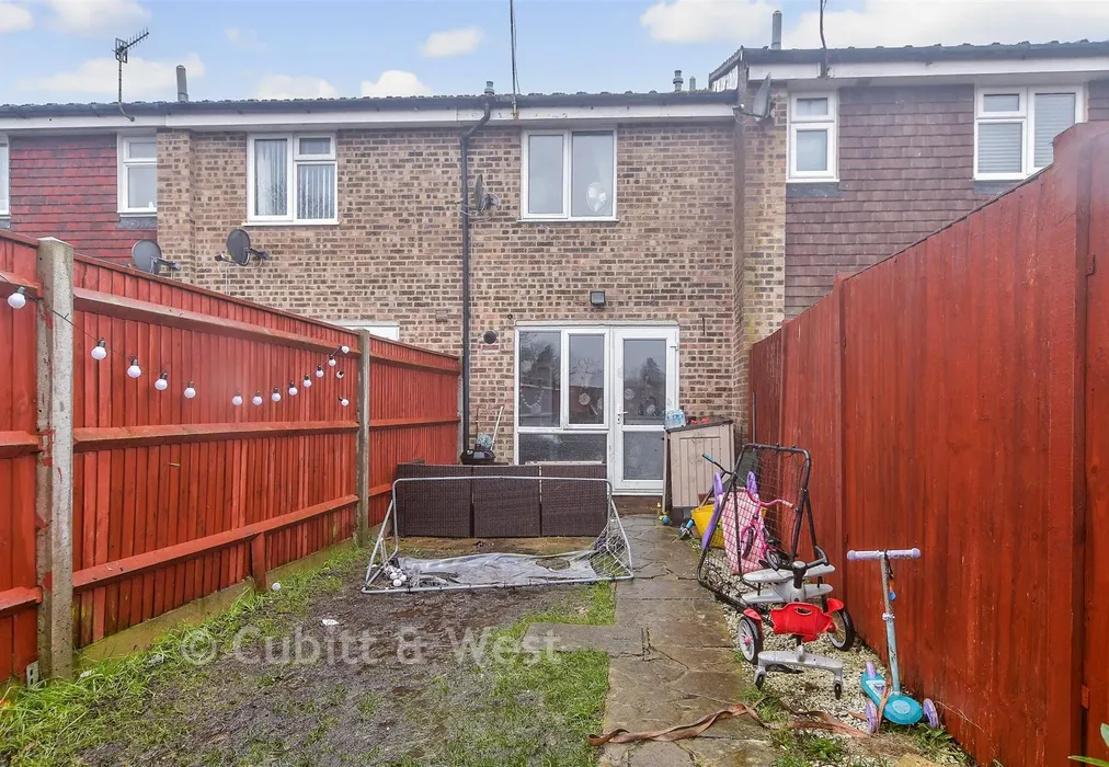 Rear Garden - Kingsley Road, Horley, Surrey - Wards of Kent