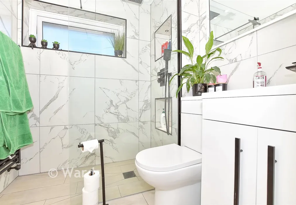 Shower Room - Cherwell Close, Tonbridge, Kent - Wards of Kent