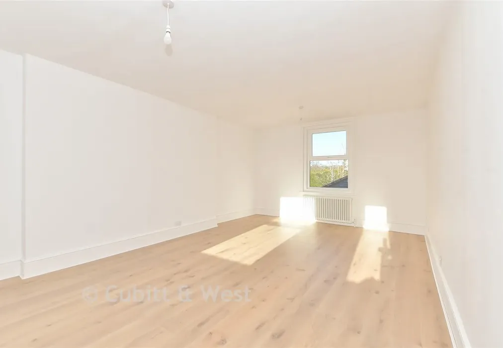 Bedroom 5 - New Brighton Road, Emsworth, Hampshire - Wards of Kent