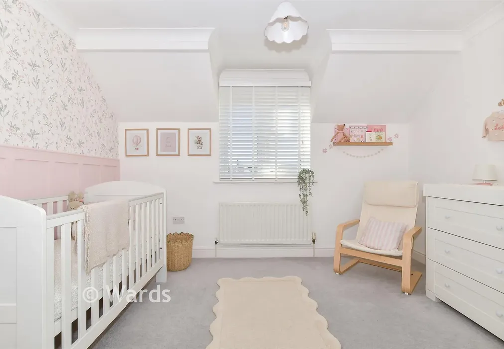 Bedroom 2 - The Lakes, Larkfield, Kent - Wards of Kent