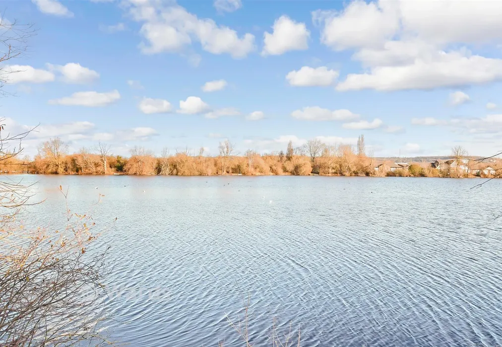 Surrounding Area - The Lakes, Larkfield, Kent - Wards of Kent