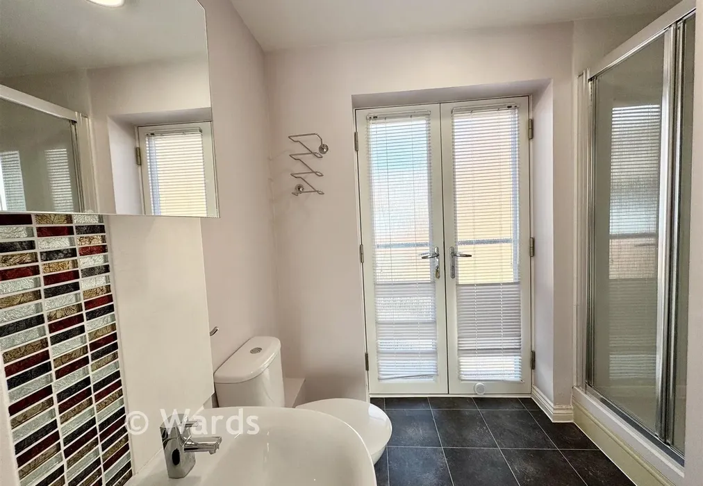 Ensuite - Hawley Drive, Leybourne, West Malling, Kent - Wards of Kent