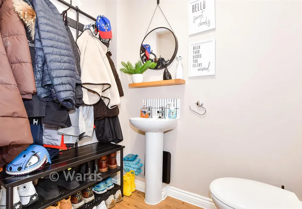 Cloakroom - Hawley Drive, Leybourne, West Malling, Kent - Wards of Kent