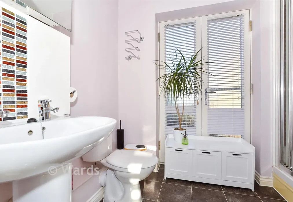 En-Suite Shower Room - Hawley Drive, Leybourne, West Malling, Kent - Wards of Kent