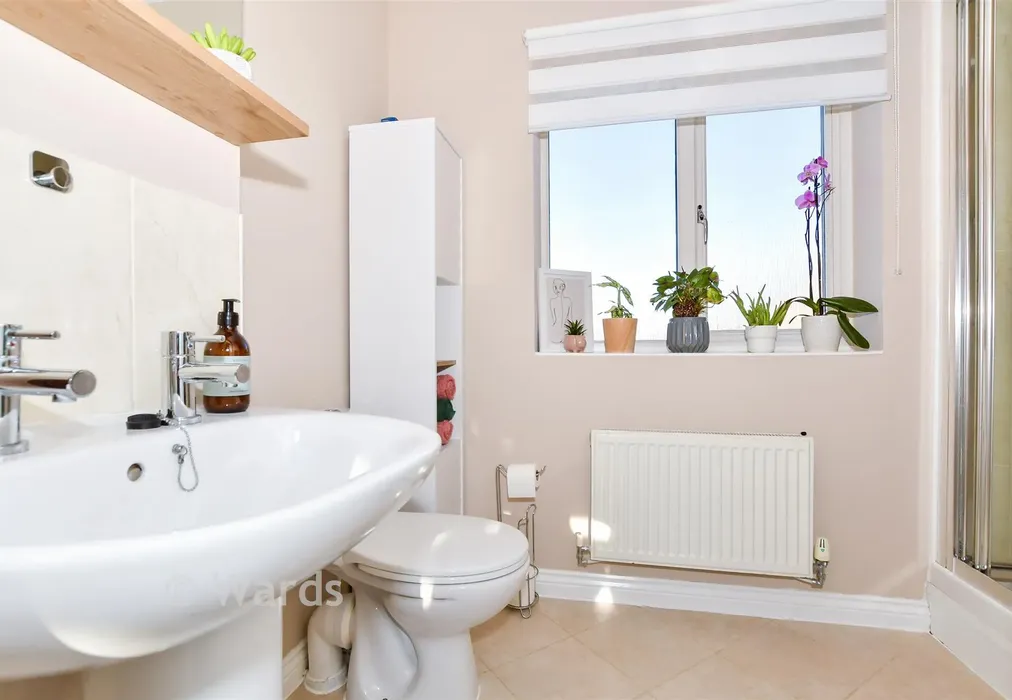 En-Suite Shower Room - Hawley Drive, Leybourne, West Malling, Kent - Wards of Kent