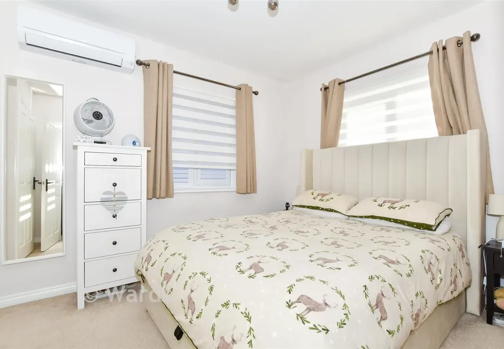 Bedroom 2 - Hawley Drive, Leybourne, West Malling, Kent - Wards of Kent