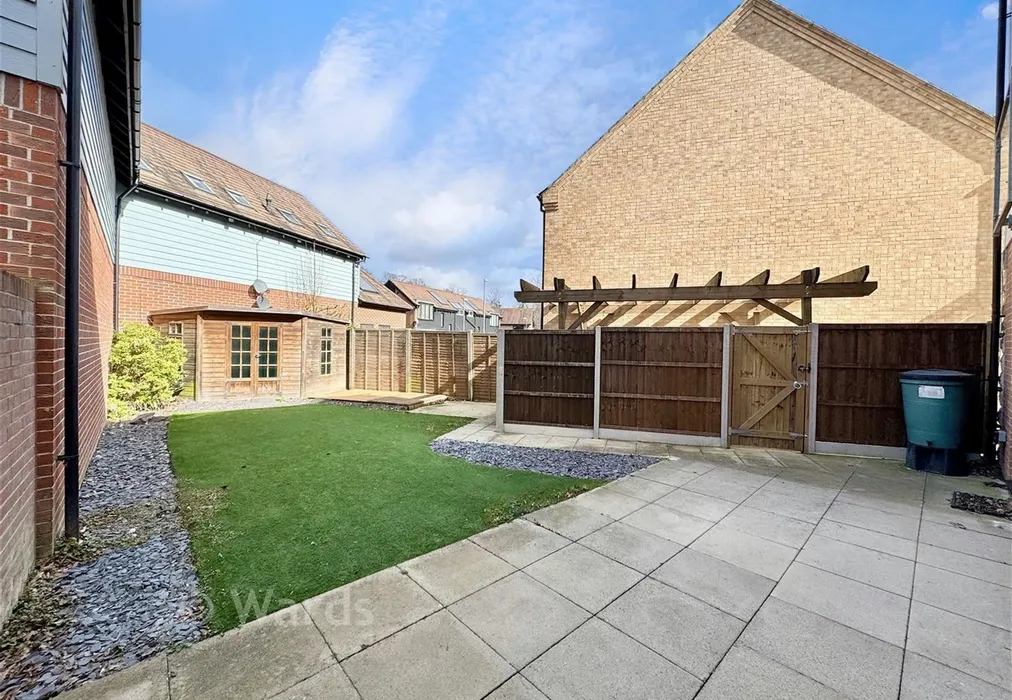Garden - Hawley Drive, Leybourne, West Malling, Kent - Wards of Kent